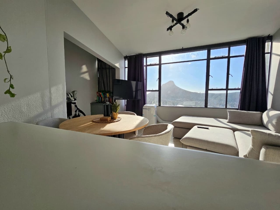 2 Bedroom Property for Sale in Vredehoek Western Cape